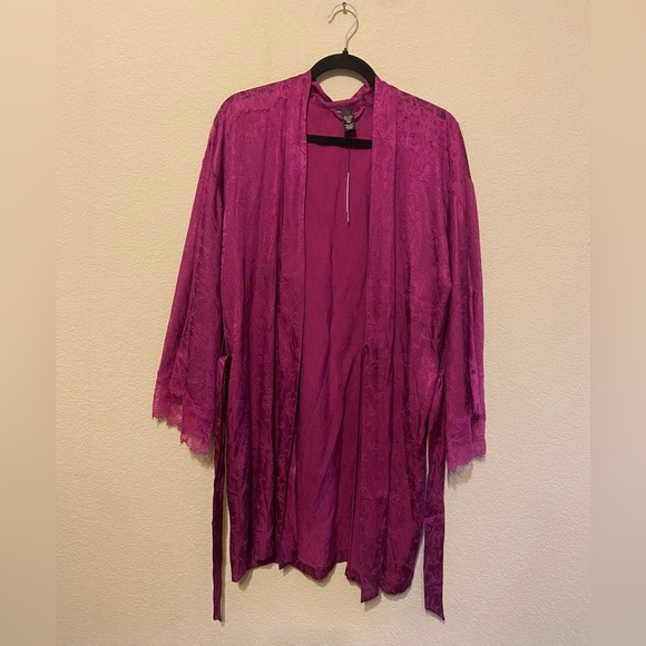NWT Victoria’s Secret Women’s Robe lingerie Lace Silky Magenta Sexy XS / S - Picture 1 of 5